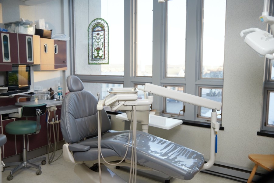 Dental treatment chair